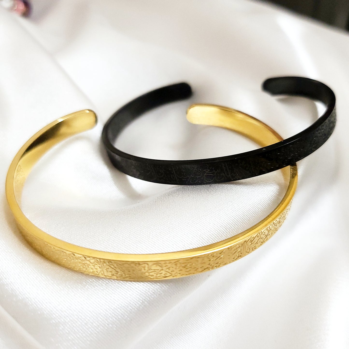 His & Hers Ayatul Kursi Islamic Gift Cuff Thick Adjustable Bangle Bracelet - 18K Gold Plated & Black Onyx plated Ramadhan Eid Umrah Quran Verse Daily Reminder Gift Set
