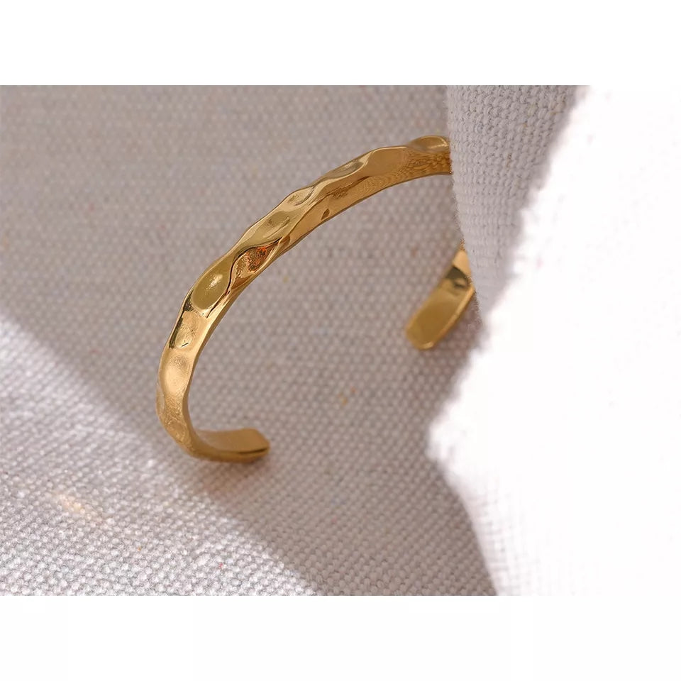 CAYLIE - Luxury Gold Vintage Bangle Cuff - EId Collection
