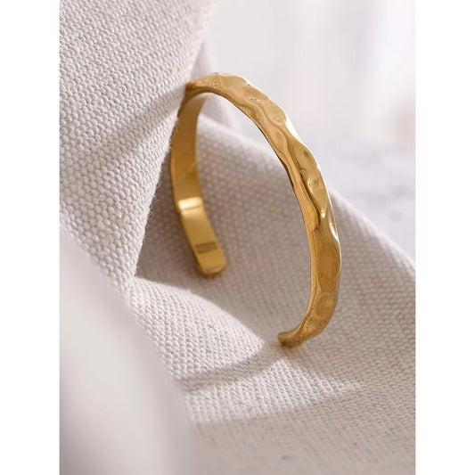 CAYLIE - Luxury Gold Vintage Bangle Cuff - EId Collection